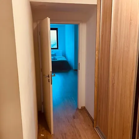 Apartment Happy Blue Downtown Center